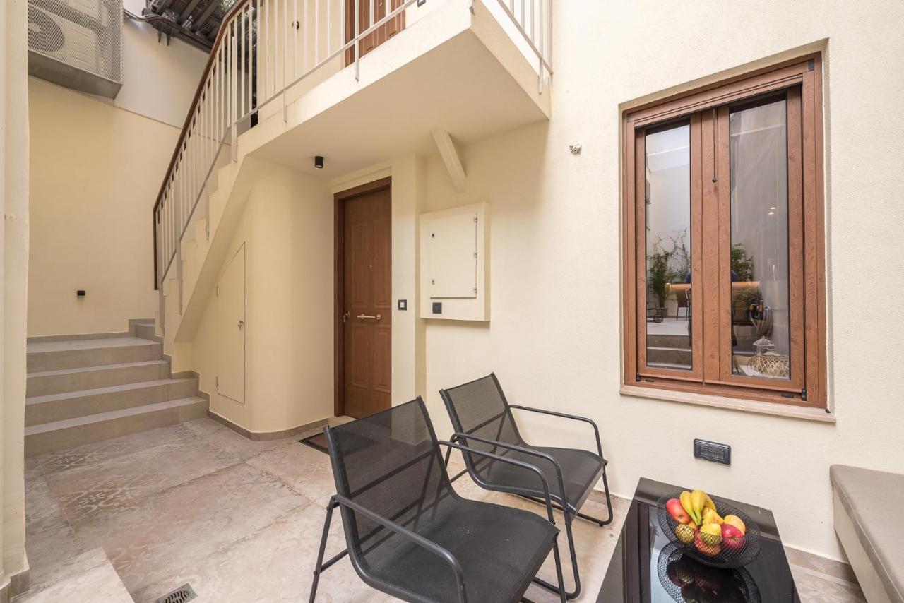 Apollonos 28 Luxury Suites Atina Dış mekan fotoğraf