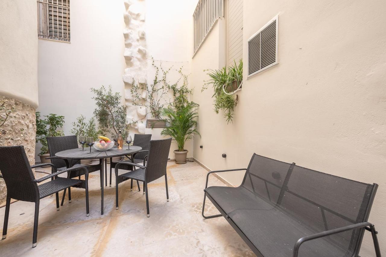 Apollonos 28 Luxury Suites Atina Dış mekan fotoğraf
